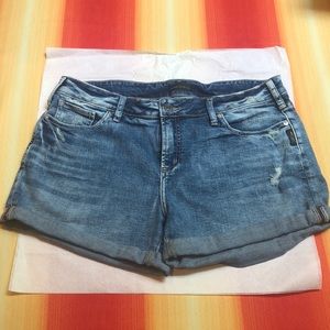 Silver Elyse Shorts NWOT